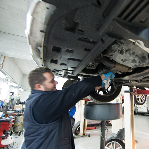 Taller Oficial Peugeot La Maquinista Barcelona